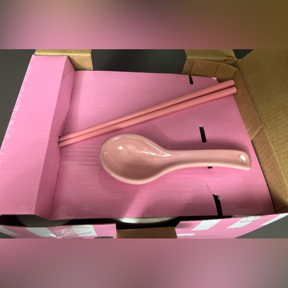 Hello Kitty Enjoy The Little Things Ramen Bowl With Spoon & Chopsticks brand new - Picture 2 of 11